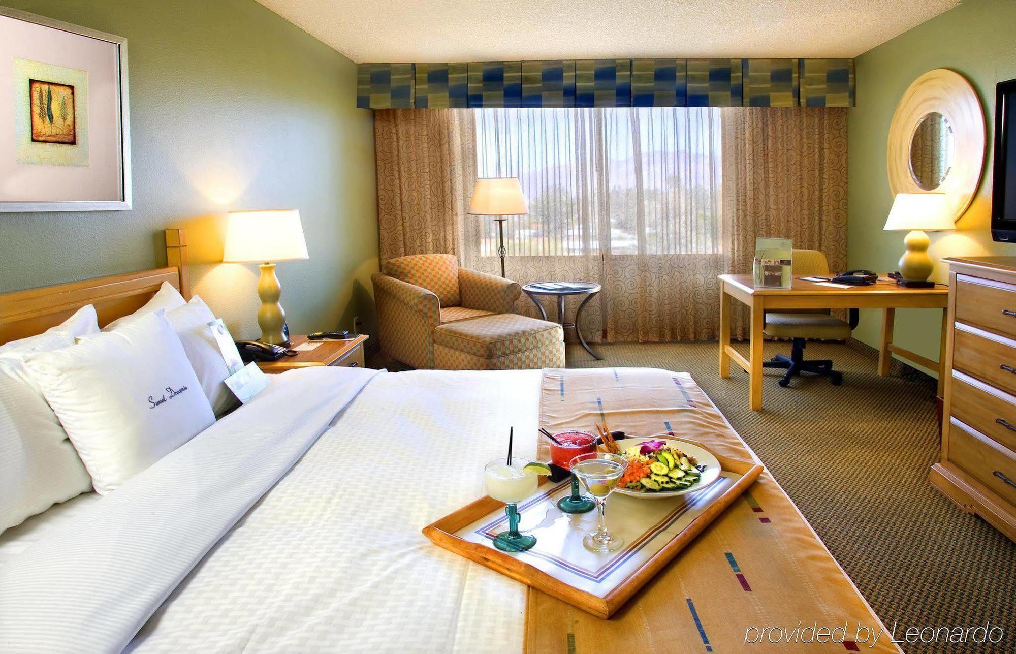 Doubletree By Hilton Tucson-Reid Park Hotel Room photo